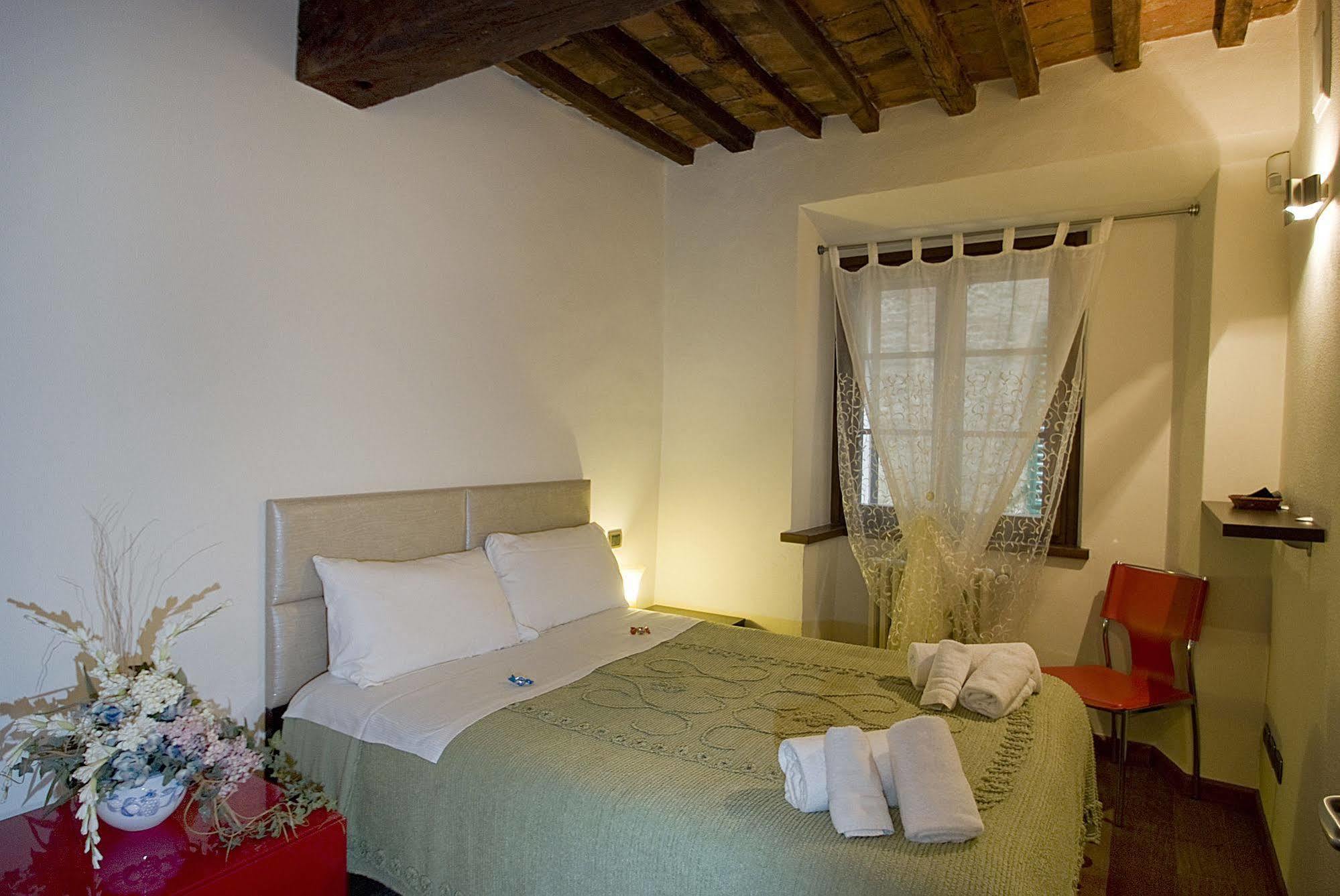 Hotel Vicolo Dell'Oste Montepulciano Stazione Exterior foto