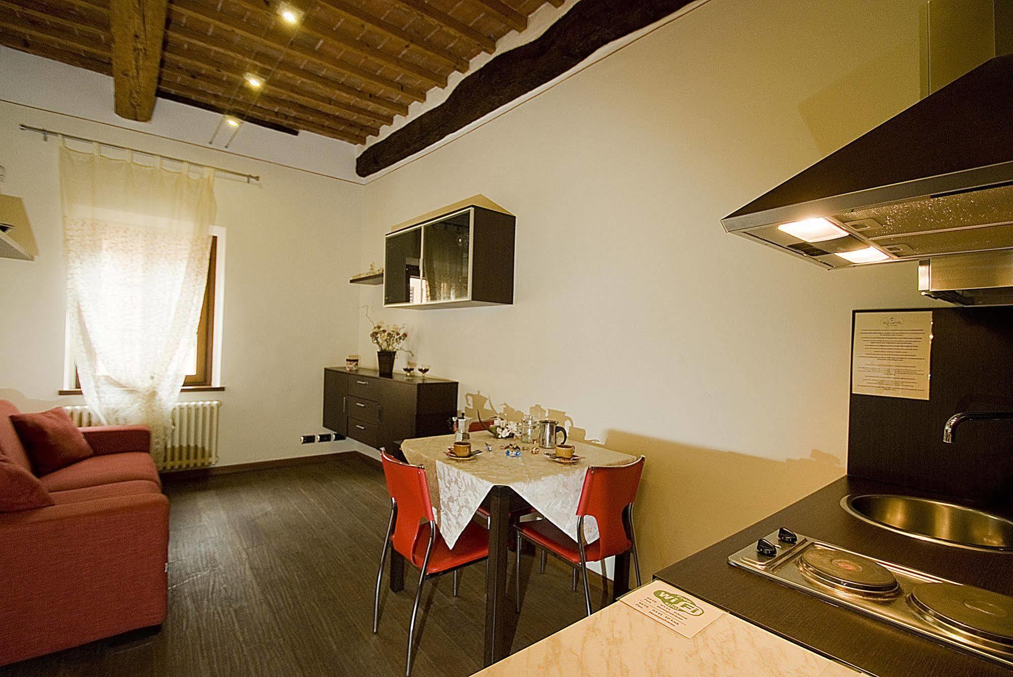 Hotel Vicolo Dell'Oste Montepulciano Stazione Exterior foto